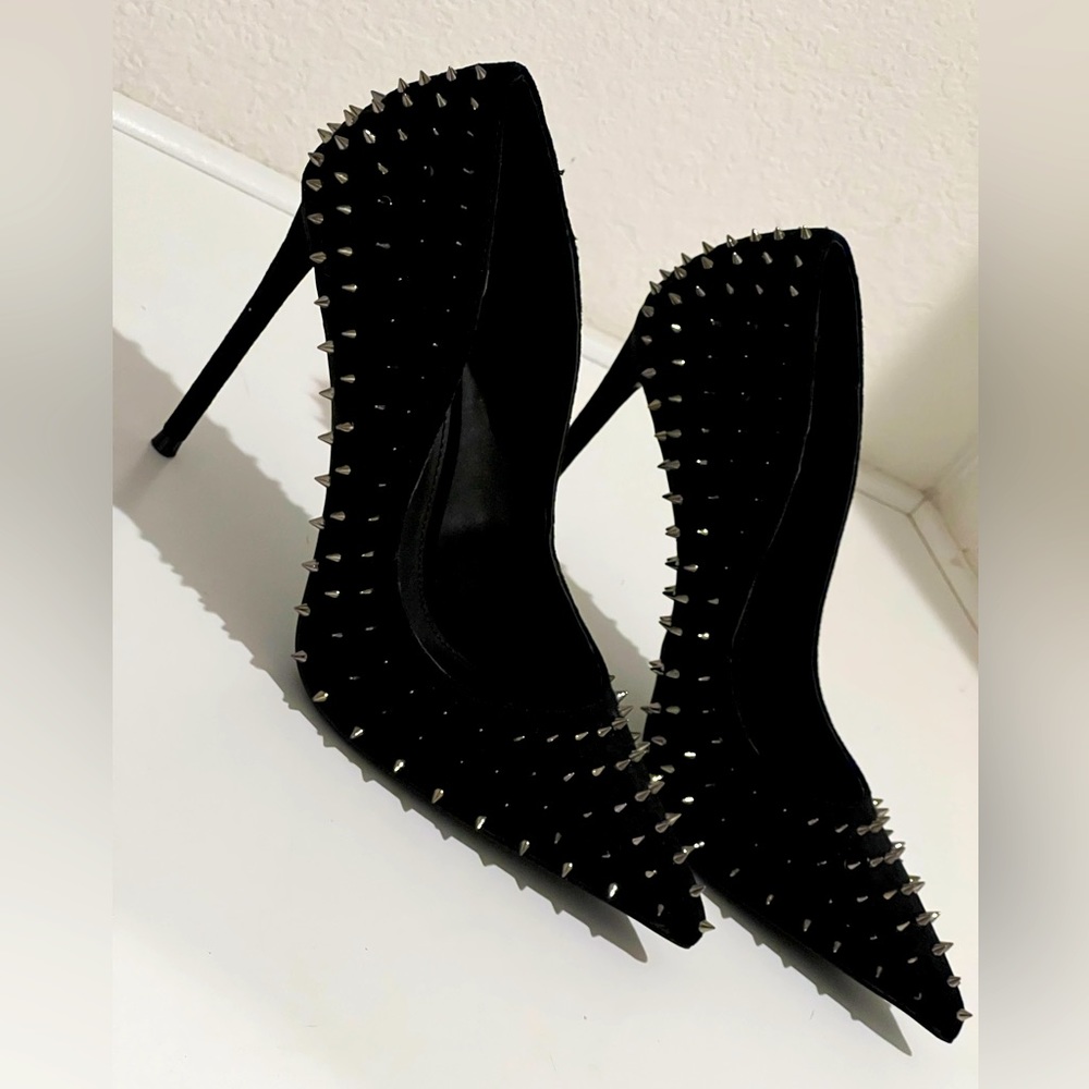 Steve Madden Studded Pumps